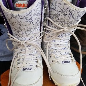 THIRTY TWO SNOWBOARD BOOTS